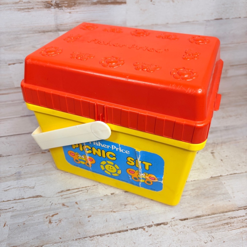 1985 Fisher Price Play Food & Mattel Picnic Basket Set | Cups, Plates, Utensils - Picture 15 of 15